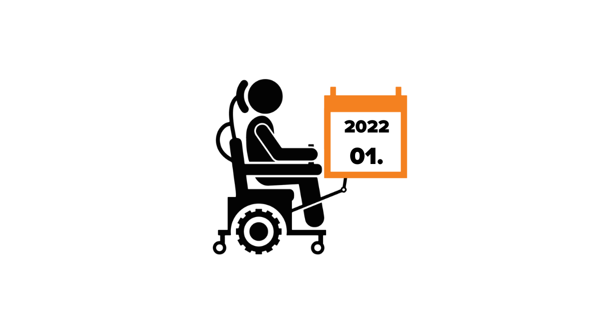 Na grafice człowiek na wózku elektrycznym trzymający kalendarz z datą 01.2022