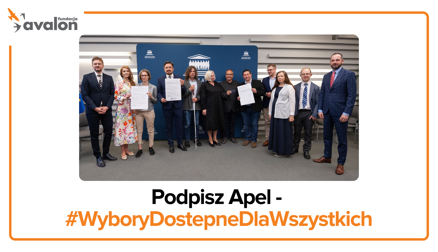 Grupa przedstawicieli organizacji pozarządowych, które podpisały apel Wybory Dostępne dla Wszystkich