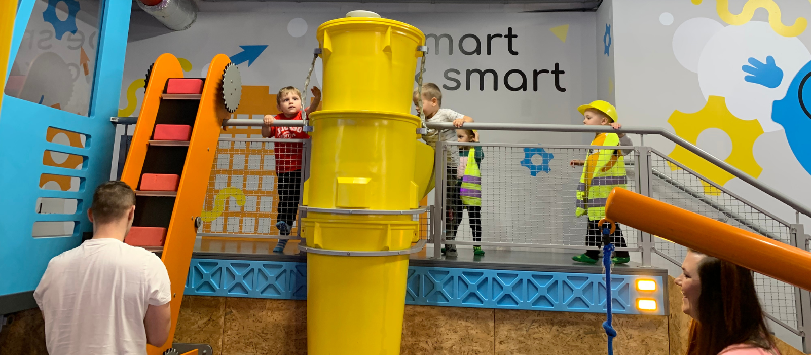 Projekt bez nazwy (2) Dzieci w sali zabaw Smart Kids Planet