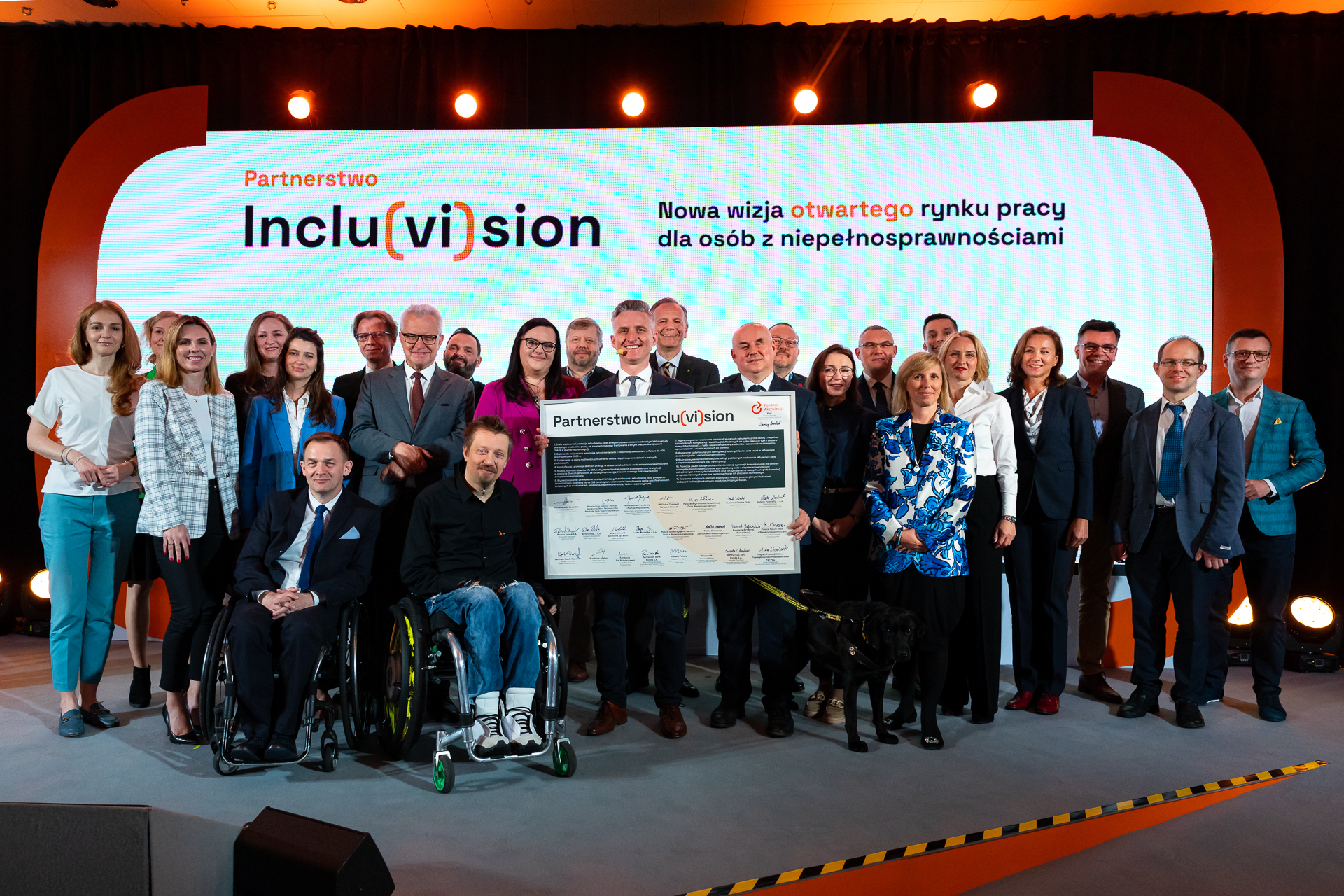 zdjęcie przedstawicieli partnerów kongresu incluvision.