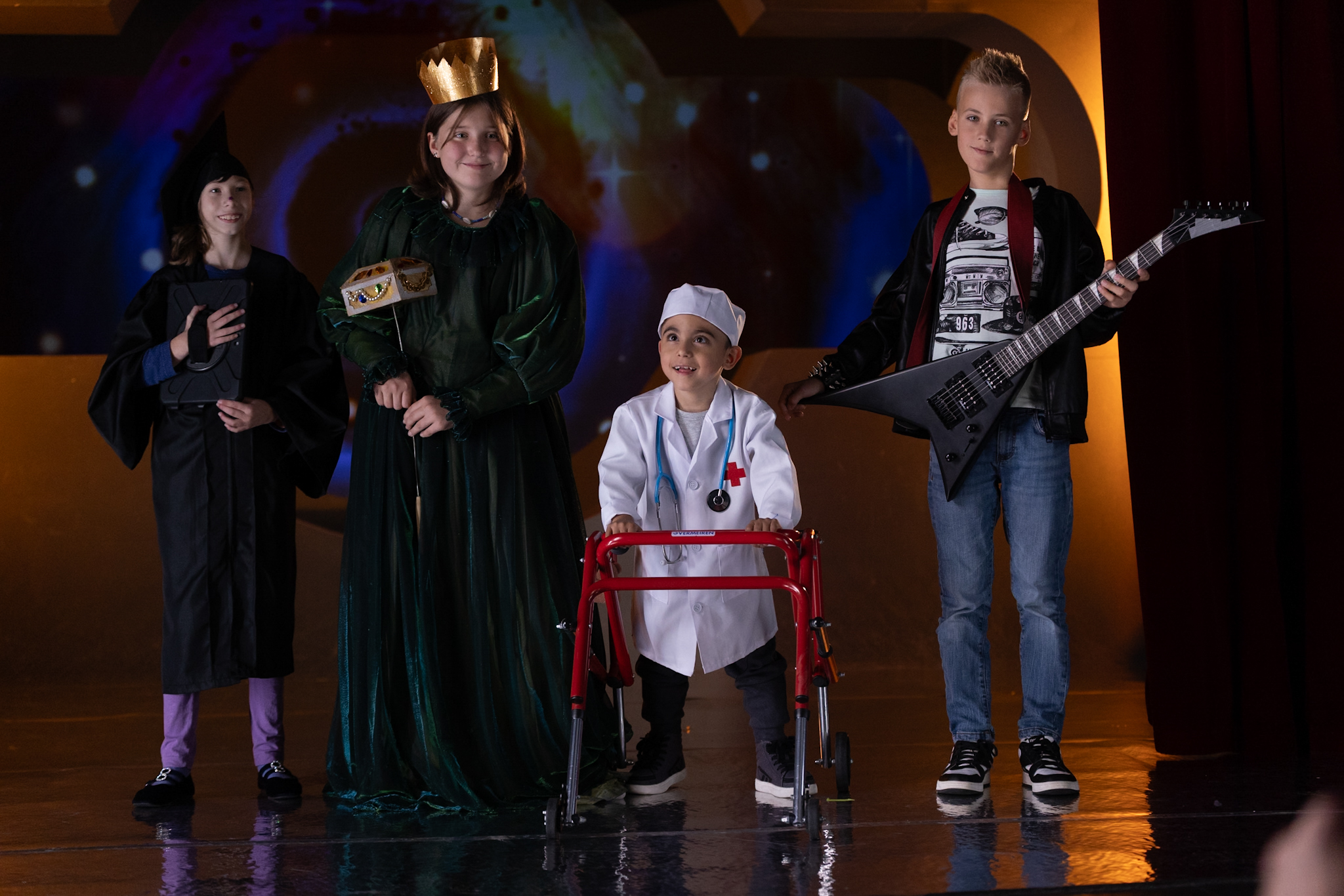 Czwórka dzieci bohaterów spotu Moje prawa to ważna sprawa.