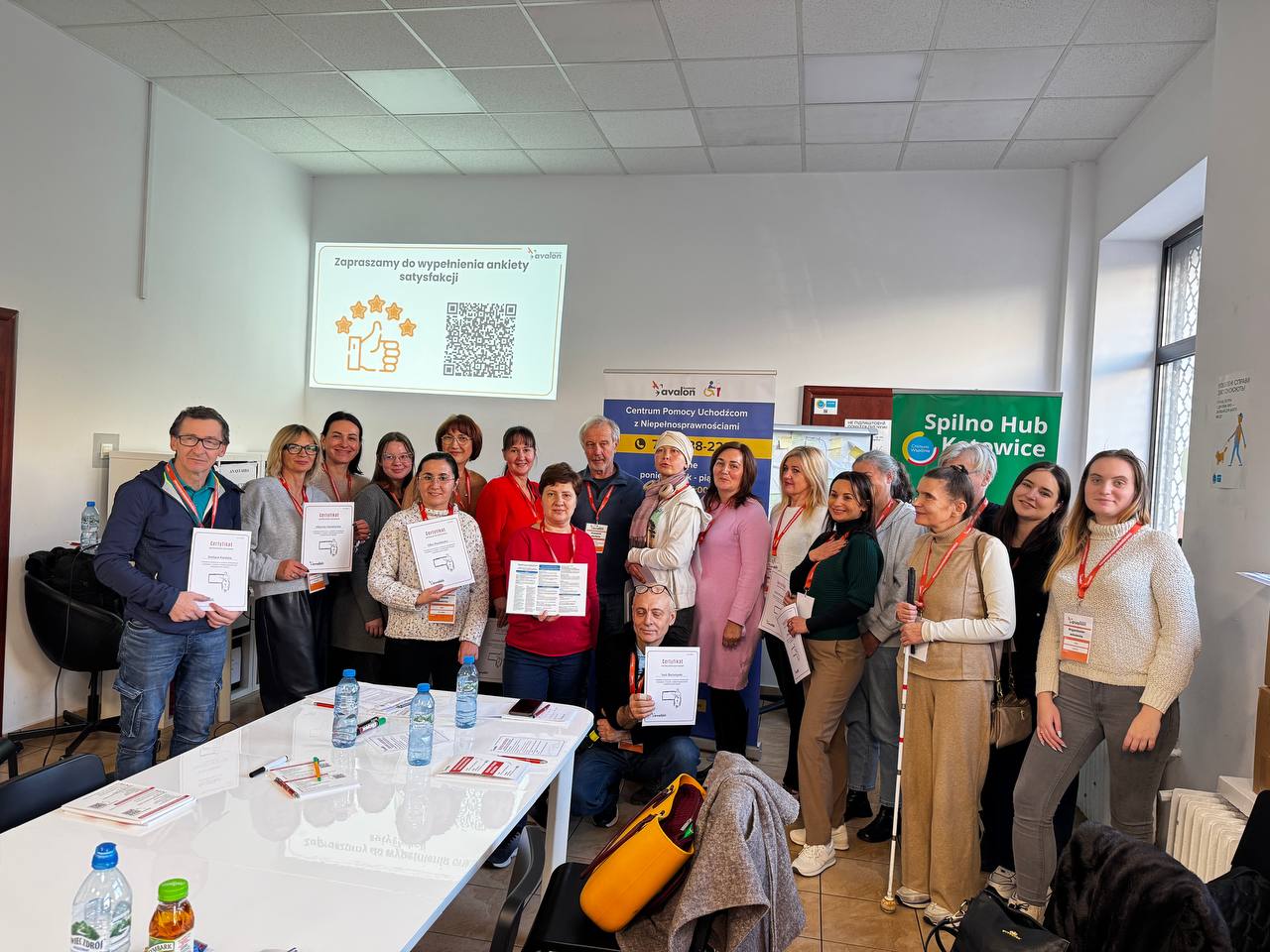 Szkolenia dla NGO: Wsparcie uchodźców z niepełnosprawnościami zmienia praktykę. 120 osób przeszkolonych, realne historie zmiany 