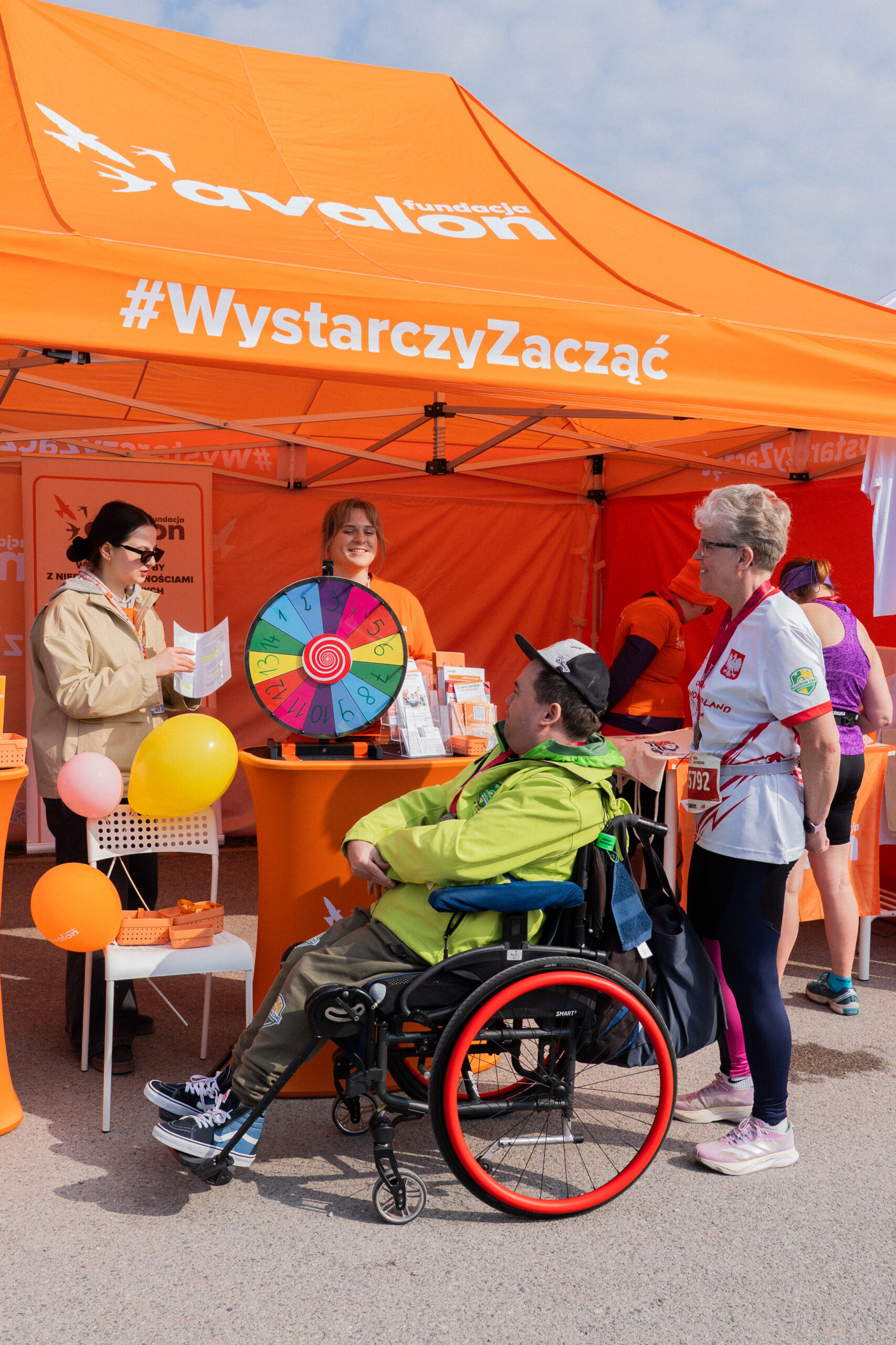 zdjęcie Stoiska w miasteczku półmaratonu